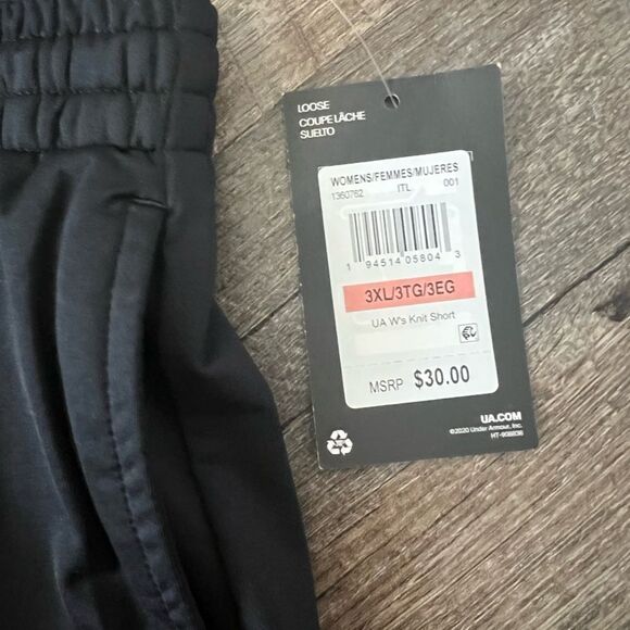 Under Armour Wome's Knit Shorts- Size 3X - Picture 3 of 8